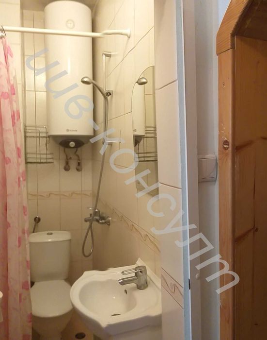 Дава се под наем Тристаен апартамент в Велико Търново, Център - 70 кв.м за 341.7 € - Снимка #6