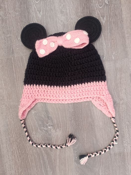 Плетена шапка Мини маус