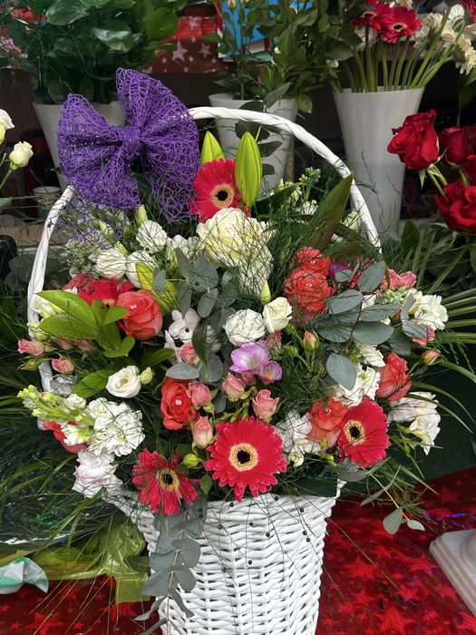 Aranjamente florale naturale sau artificiale