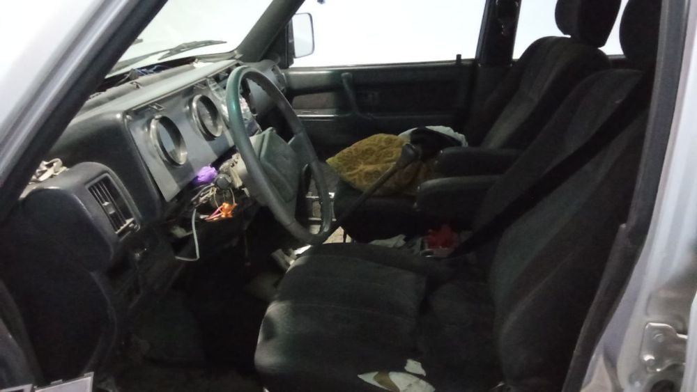 Isuzu trooper год 1983