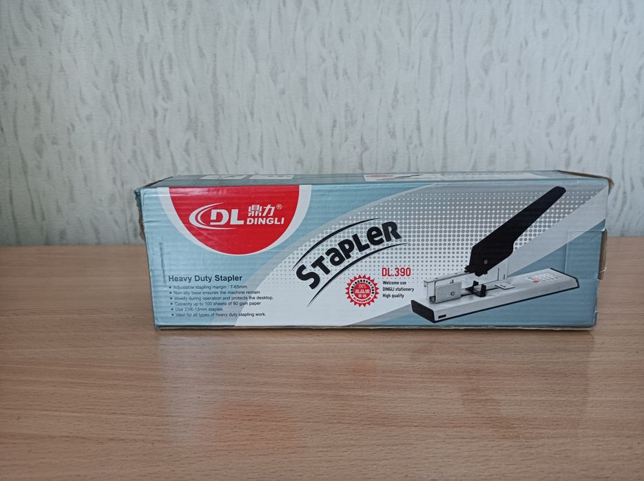 Степлер Dingli и скобы к степлеру