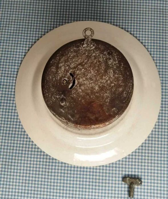 Ceas vechi de colecție, cu reclama, Ziarul Minerva, perioada Regalista