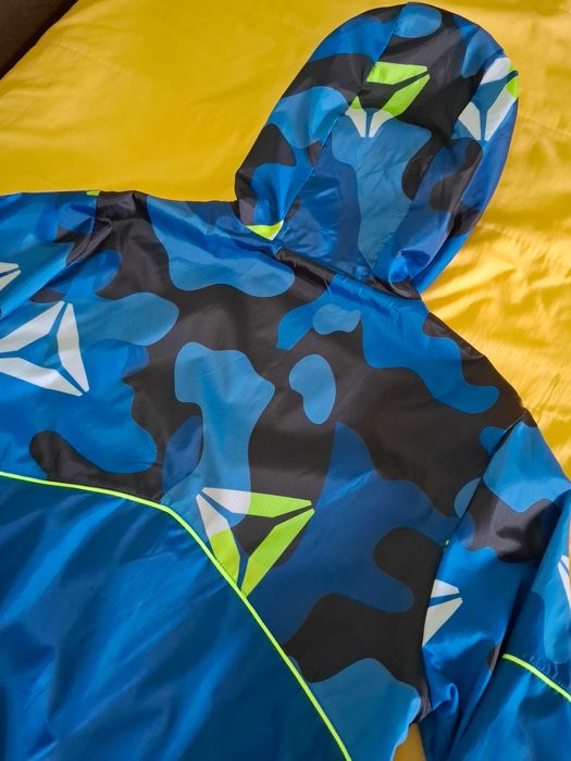 Детски син шушлек REEBOK, размер за 10-15г. и Детска пухкава  Горница!