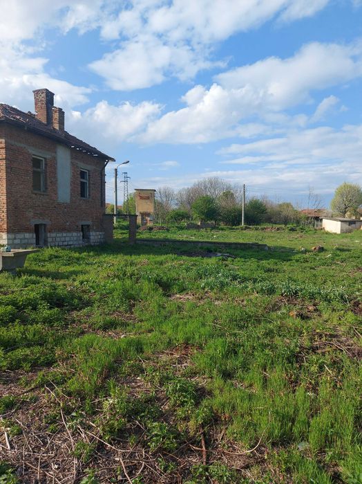 Продава се Къща в Левски - 130 кв.м за 98 €/кв.м - Снимка #1