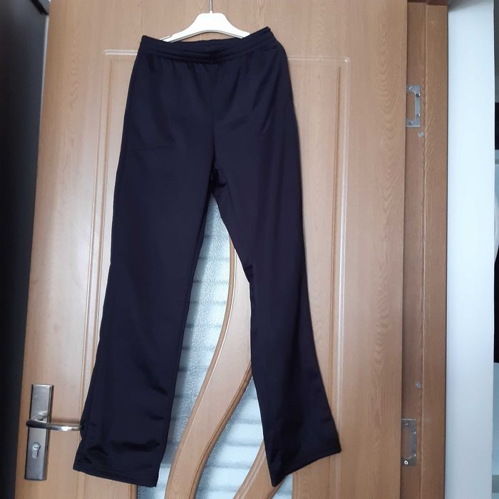 pantaloni lungi pentru sport