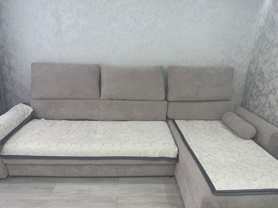 Продаётся диван.