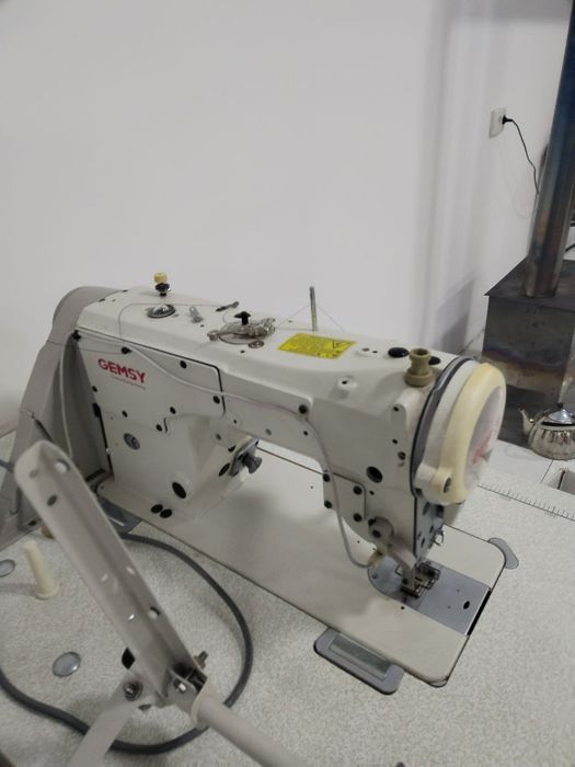 Tikuv mashinasi GEMSY