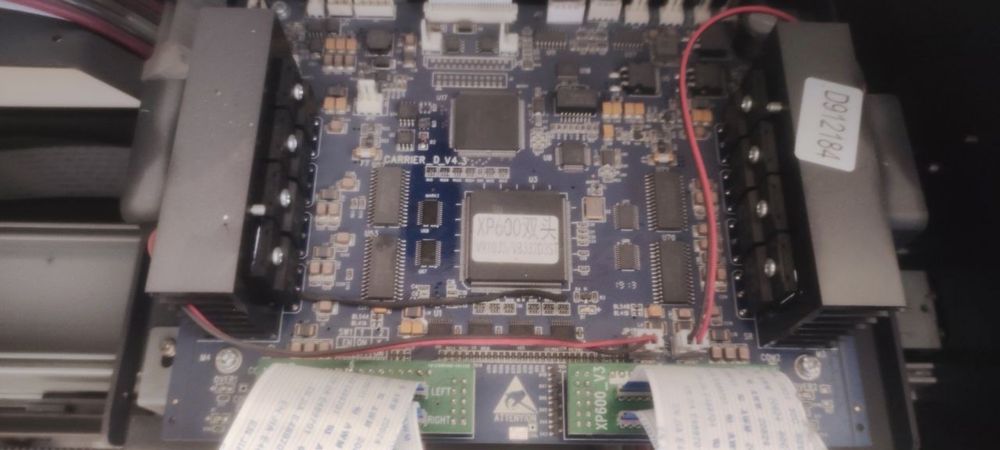 Banner stanok sotiladi