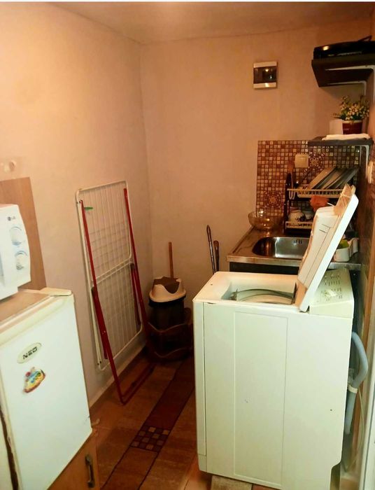 Дава се под наем Едностаен апартамент в Петрич - 15 кв.м за 129.54 € - Снимка #1