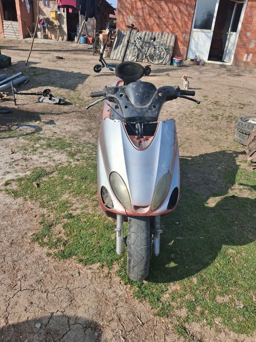 Vând scuter yamaha 160