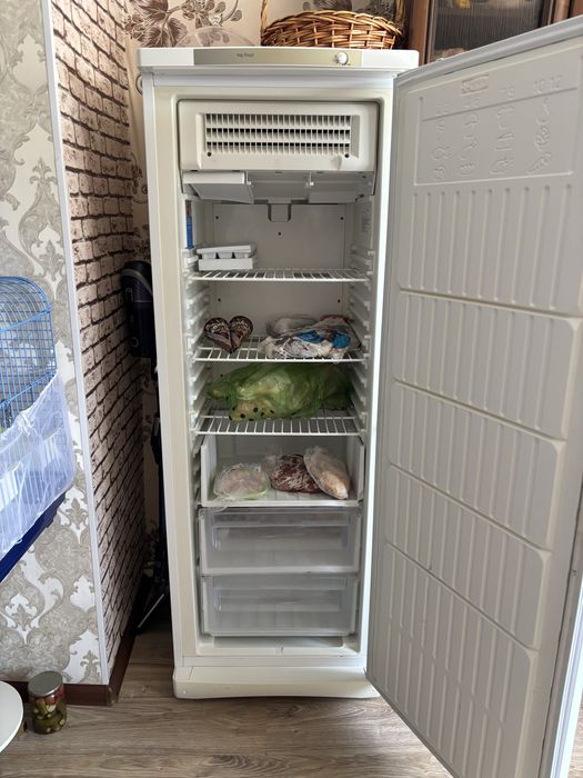 Продам морозильную камеру индезит
