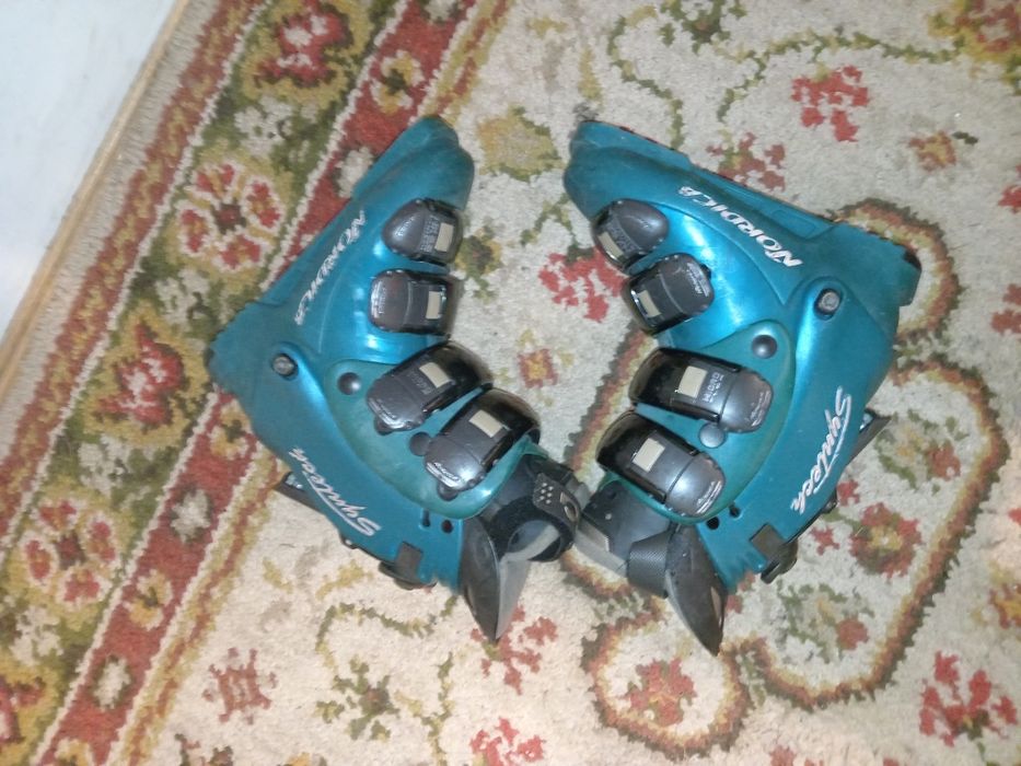 Echipament ski, in stare buna.