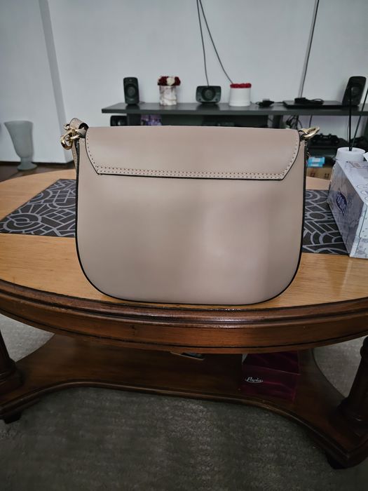 Geanta dama de piele - model deosebit