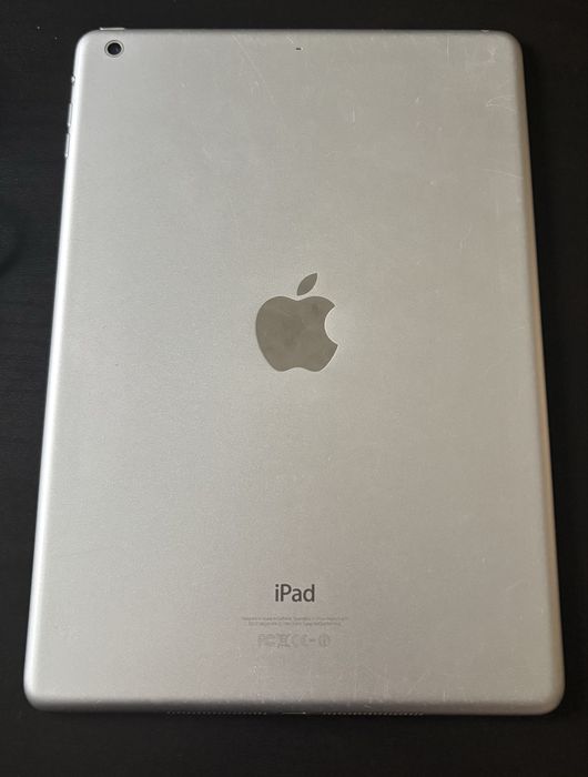Продавам лаптоп Toshiba и iPad Air