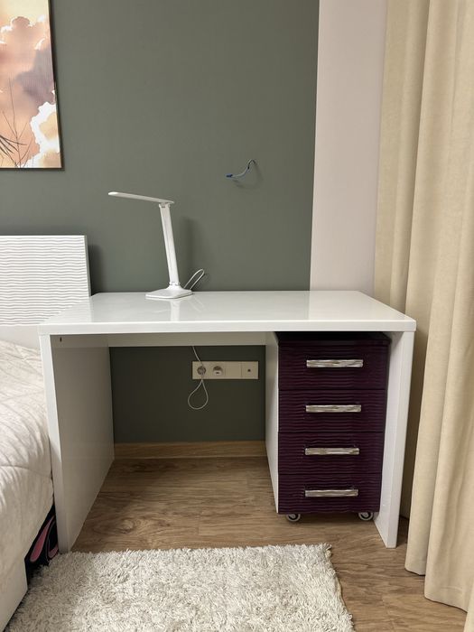 Кровать + стол и тумба