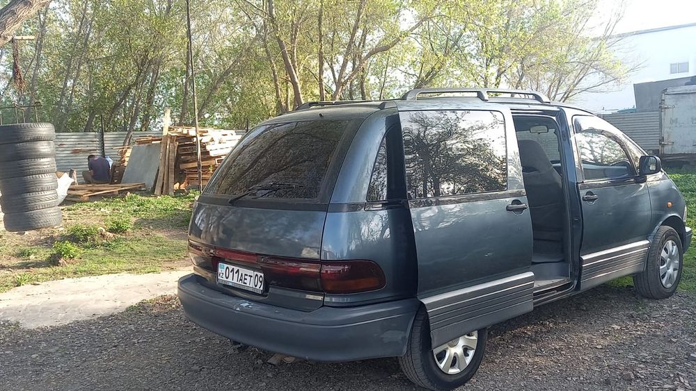 Продам Машину PREVIA