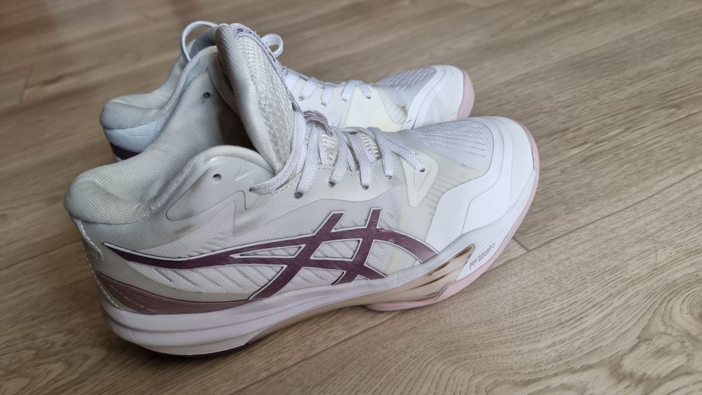 Кроссовки Asics р.38