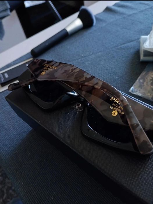 Ochelari de soare Prada