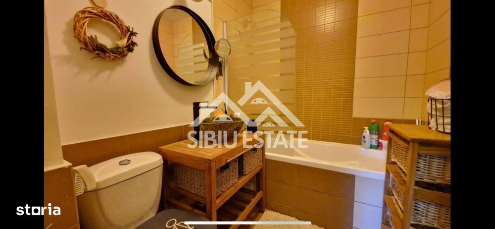 Casa moderna, de inchiriat, cu 3 camere, 2 bai, terasa