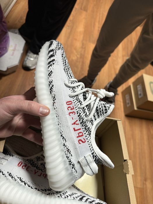 Yeezy Zebra 350V2 marimea 41, 42, 44