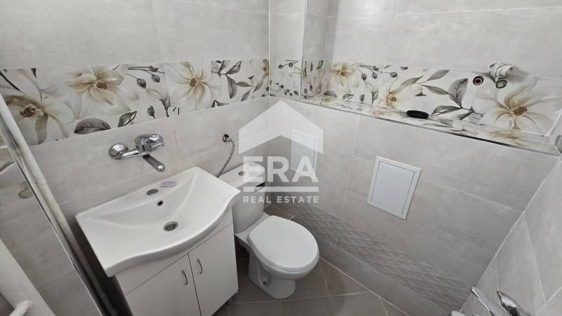 Дава се под наем Тристаен апартамент в София, Център - 82 кв.м за 887.4 € - Снимка #11