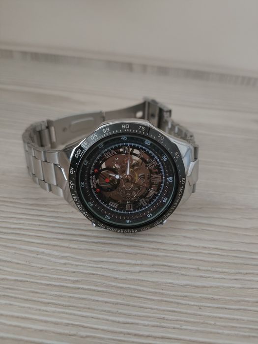 Мъжки часовник с метална каишка