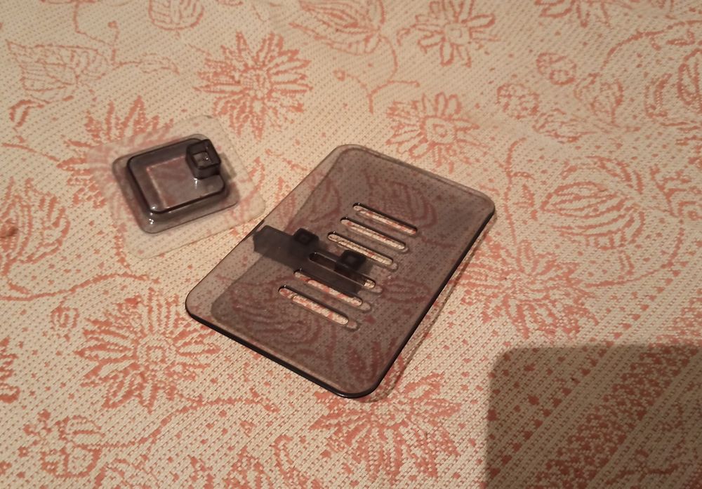 Продам держатель для мыла,зубной щетки и пасты