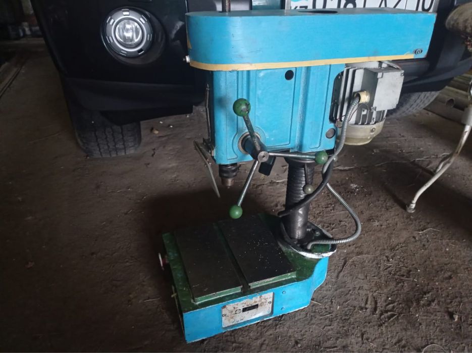 Сверлильный станок