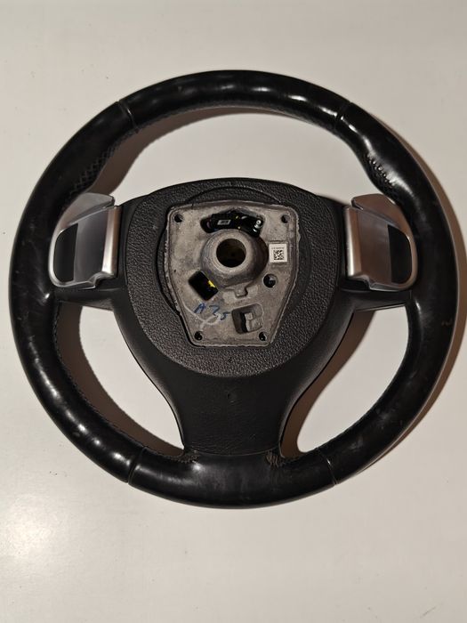 Vând volan BMW  seria 5 F10/F11 padele top stare buna cu airbag