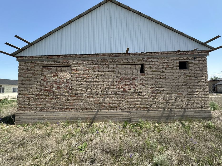 Шала біткен Үй сатылады