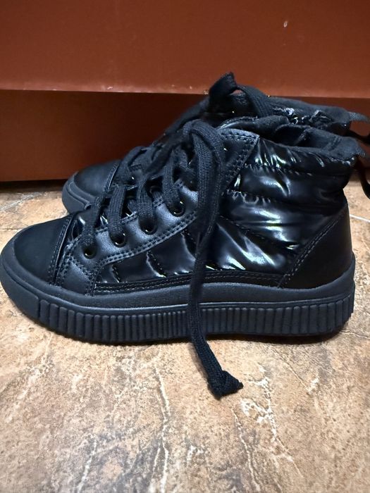 Черни сникърси/ боти Geox