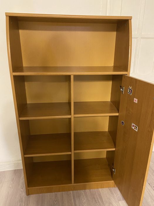 Шкаф детский с полками