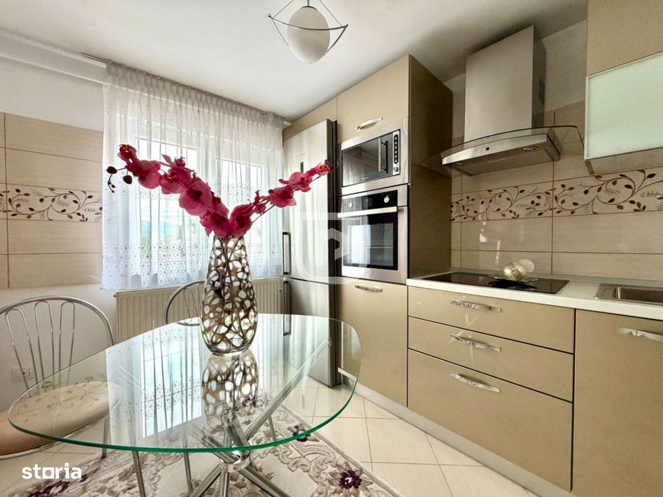 Triplex LUX în centrul Frasin – complet mobilat
