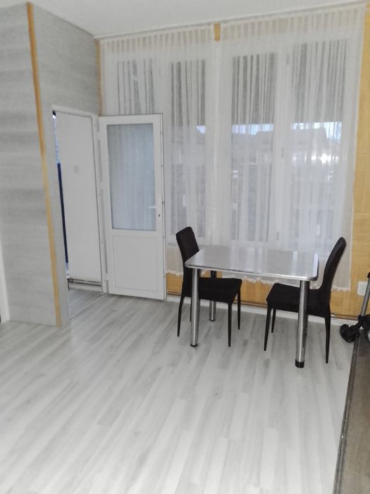 De închiriat ap.doua camere la casă