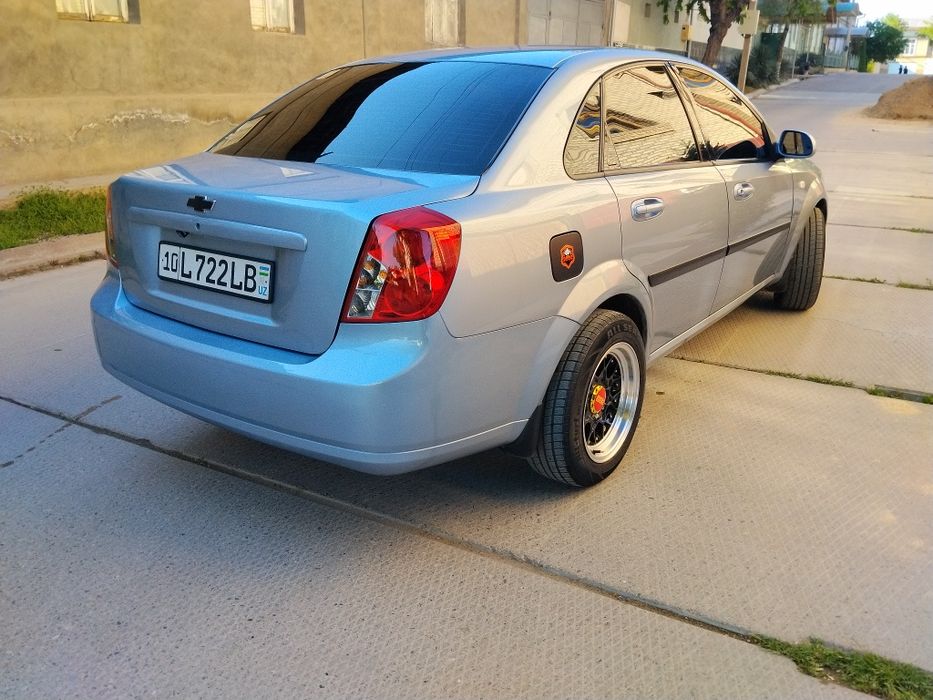 2013 ласетти 1,6 сотилади