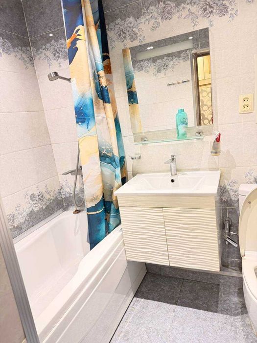 3-х комнатная на метро Хамза, евро, мебель и техника,68м2