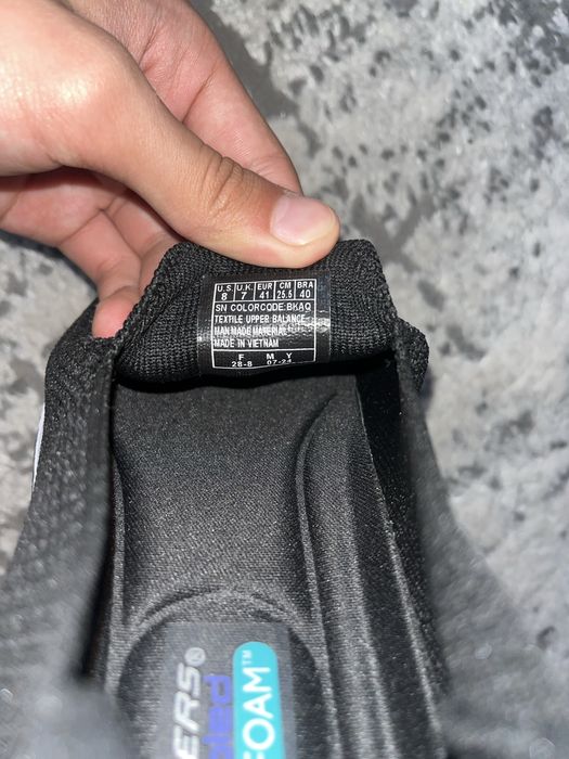 Новые кроссовки от Skechers Спортивный и удобный