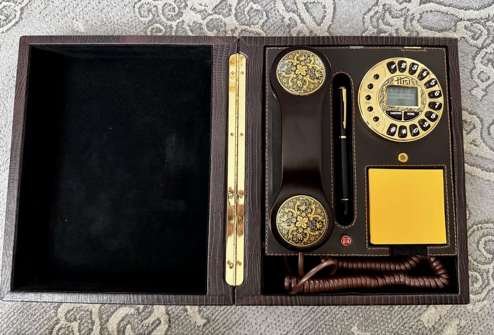 Эксклюзив! Телефон в ретро стиле от Credan