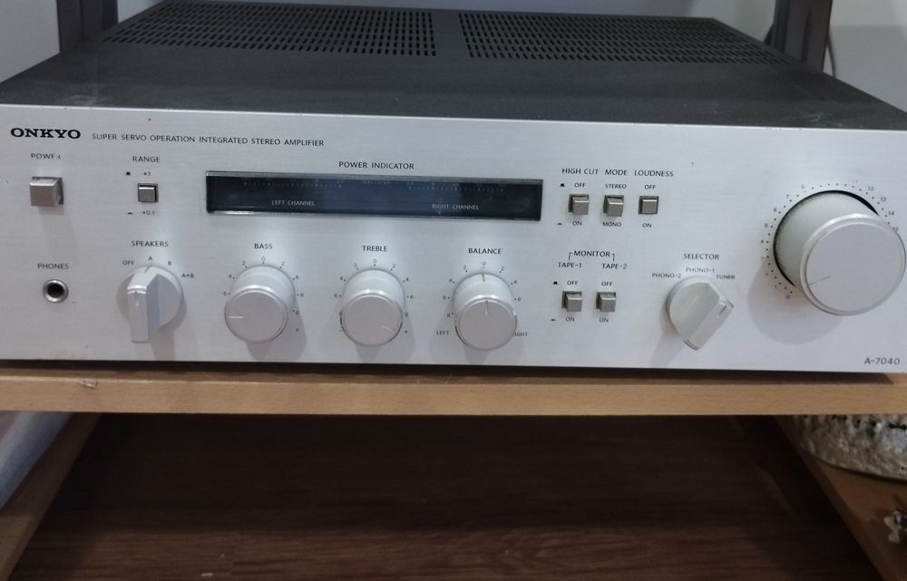 Усилвател Оnkyo запазен