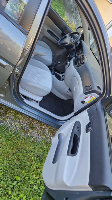 Vând Hyundai Accent 2008 - 1.4 benzină, stare f.buna