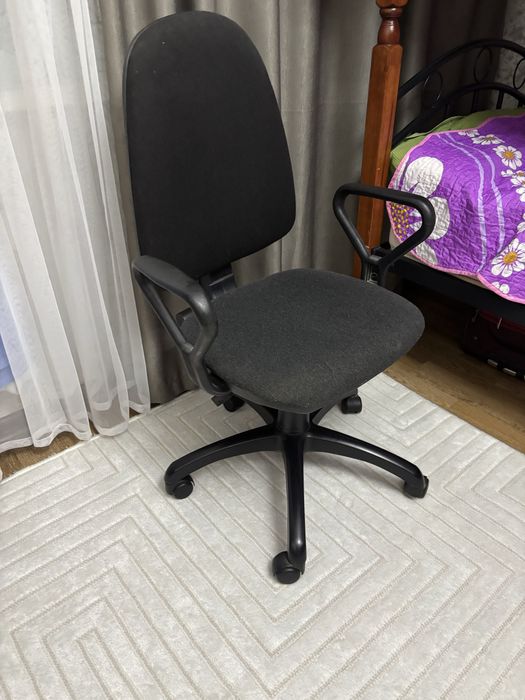 Продам Офисное кресло