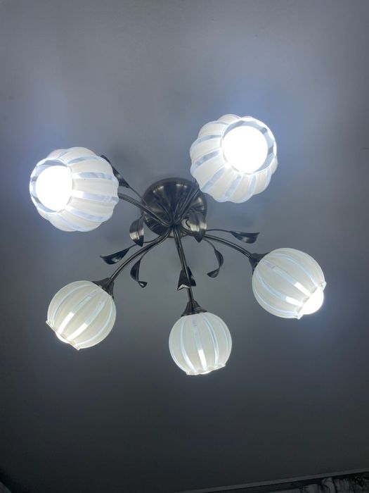 Продаются люстры для дома