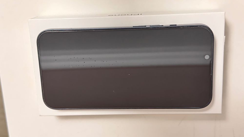 Продам iPhone 13