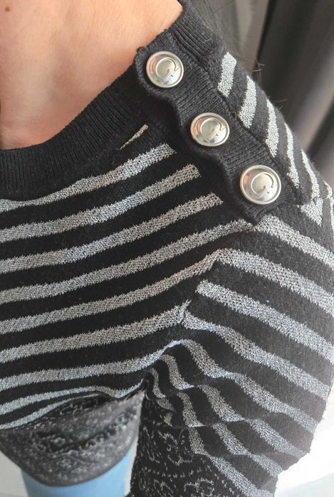 Пуловер  Guess - S размер