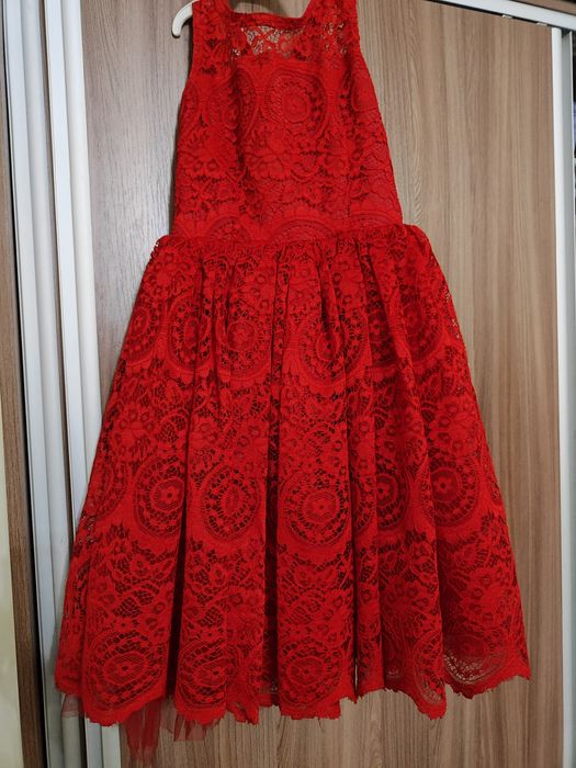 Платья для девочек и девушек