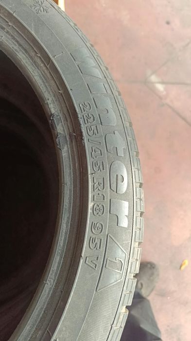 Cauciucuri iarna 225/45R18 95V