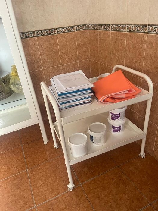 Медецинский шкафчик и коляску(столик)