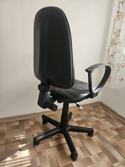Продам кресло компьютерное, домашнее, офисное