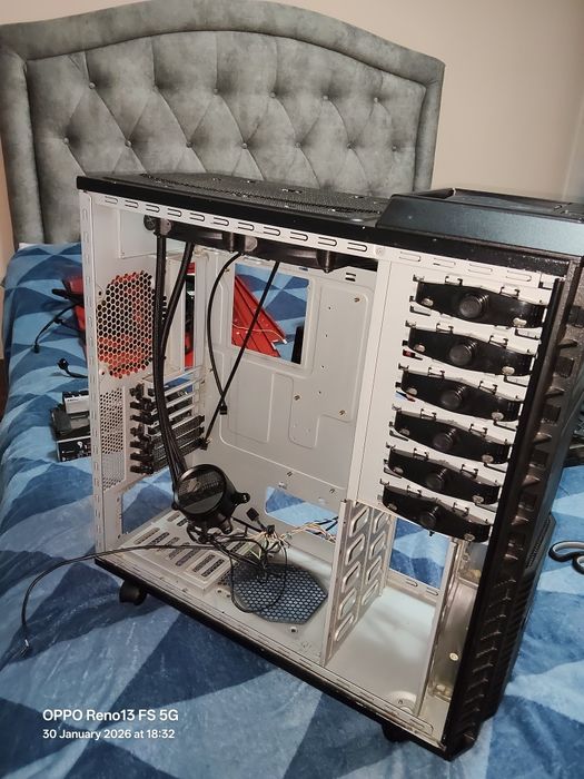 Cooler Master HAF 932  + kraken 240 Black