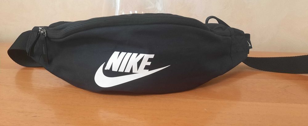 Nike-Чантичка за Кръста-Като Нова